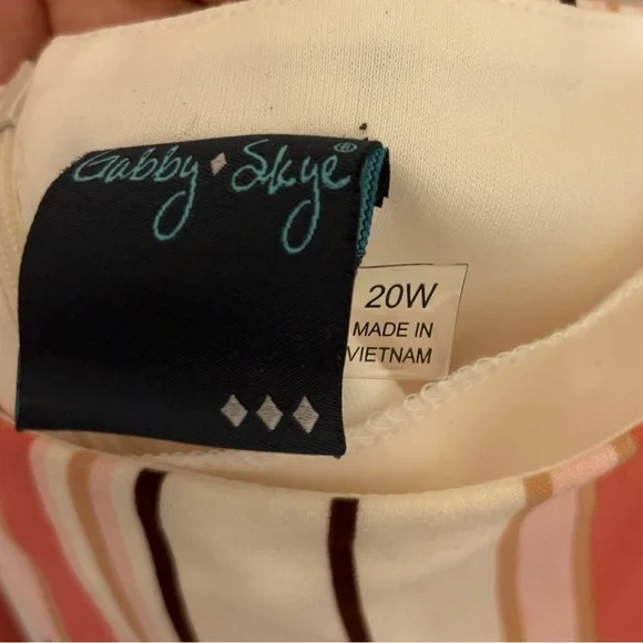 Gabby Skye Cream and Pink Striped Dress - Picture 2 of 6